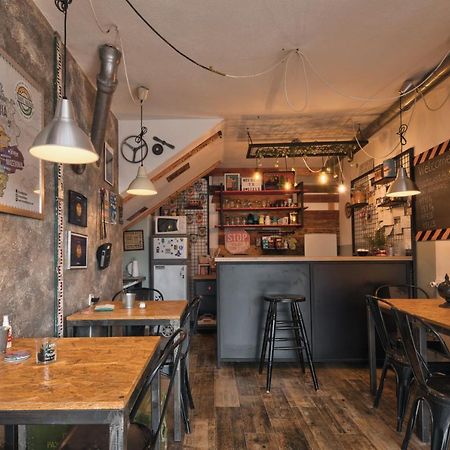 Q Podgorica Beds,Rooms And More 외부 사진