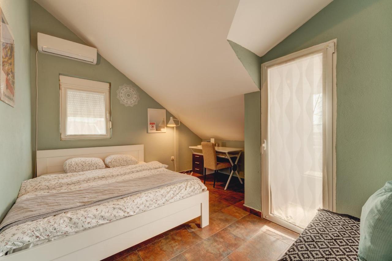 Q Podgorica Beds,Rooms And More 외부 사진
